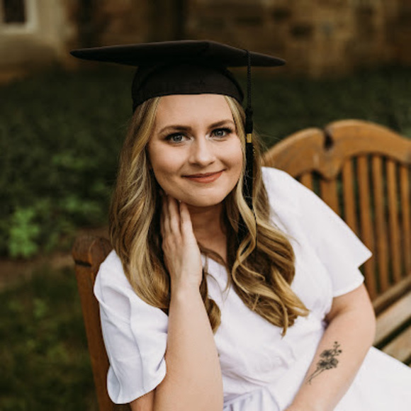 Meet your Posher, Jennifer - Picture 1 of 1